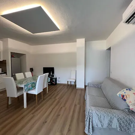 Daire Guesthost - Sea-view With Pool Palau