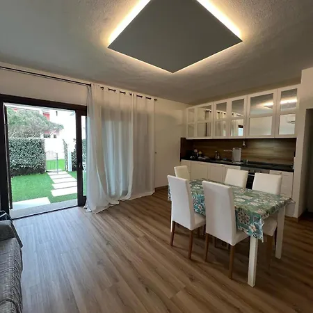 Guesthost - Sea-view With Pool Daire