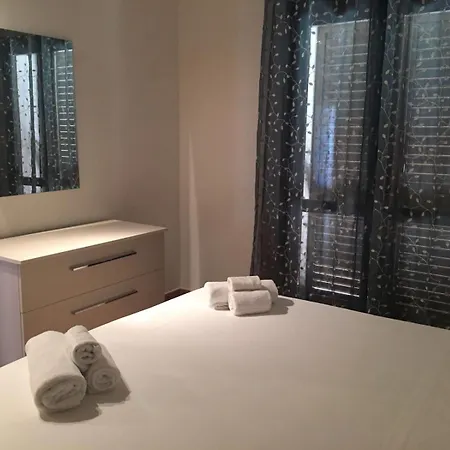 Guesthost - Sea-view With Pool Daire Palau