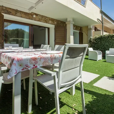 Apartamento Guesthost - With Pool Near The Sea