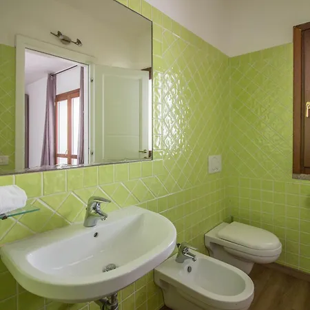 Apartamento Guesthost - With Pool Near The Sea *