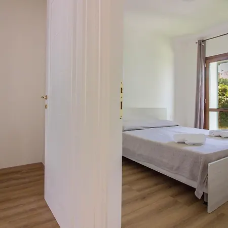 Appartamento Guesthost - With Pool Near The Sea Palau