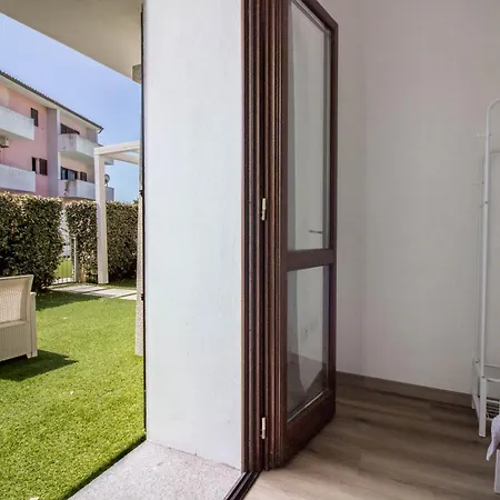 Guesthost - With Pool Near The Sea Appartamento *