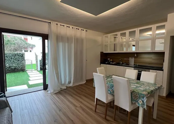 Guesthost - Sea-view With Pool Daire