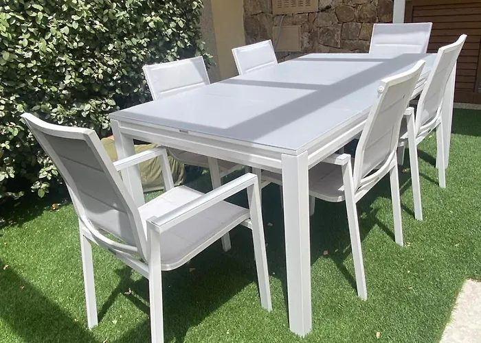 Guesthost - Sea-view With Pool Daire *